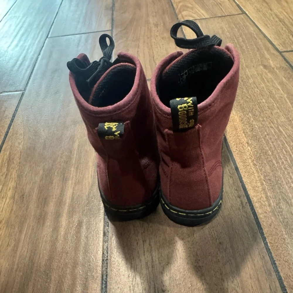 Dr. Martens Shoreditch Canvas Shoes Boots Air-Wair Maroon Red Women's Size 5